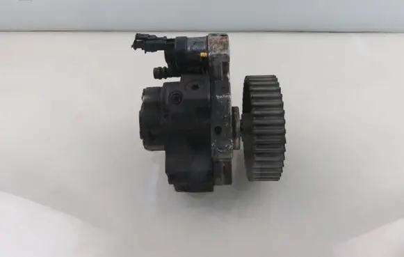 Mitsubishi Space Star Fuel injection high pressure pump 8200108225 0445010075
