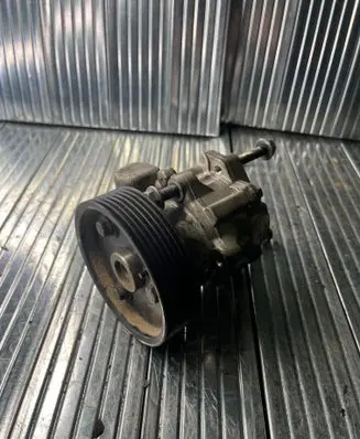 Nissan Interstar Power steering pump 4911000Q1A 4402668 491100246R