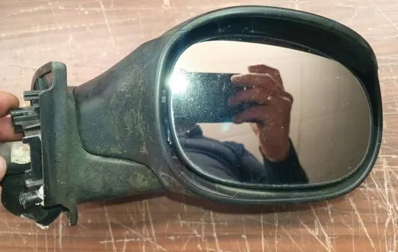 Front door electric wing mirror