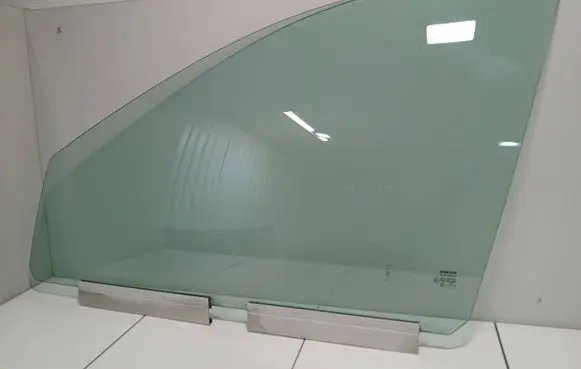 Volvo XC90 Front door window glass four-door 43R001582 E000199 DOT682M3240AS2