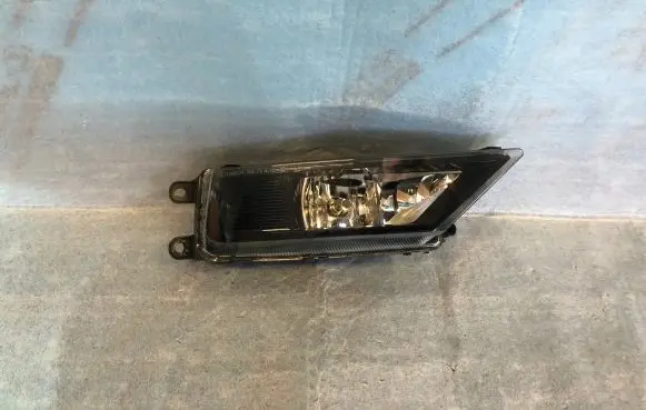 Volkswagen Tiguan Front fog light 5NA941700