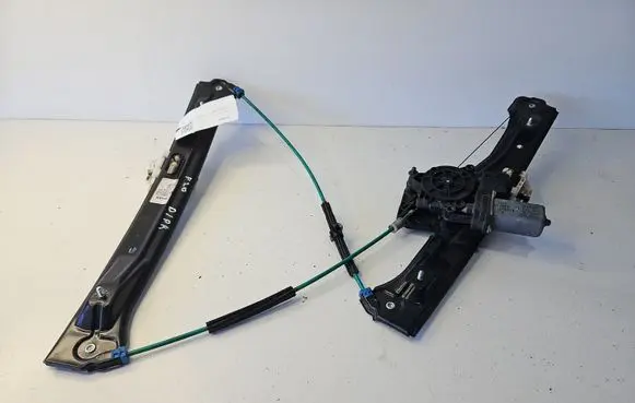 BMW 1 F20 F21 Front door window regulator with motor 7242562