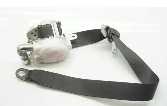 Lexus IS 220D-250-350 Front seatbelt 7M8750-P