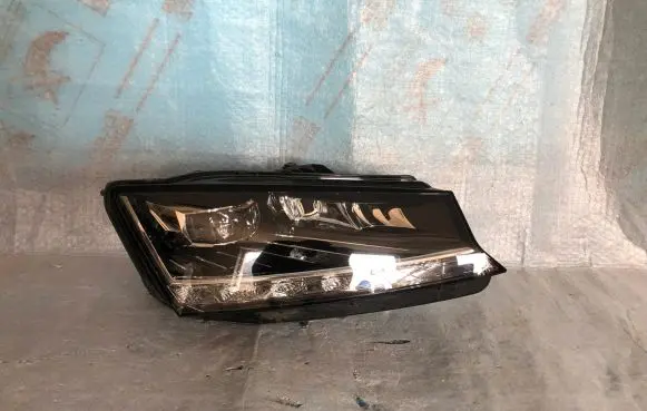 Skoda Fabia Mk3 (NJ) Headlight/headlamp