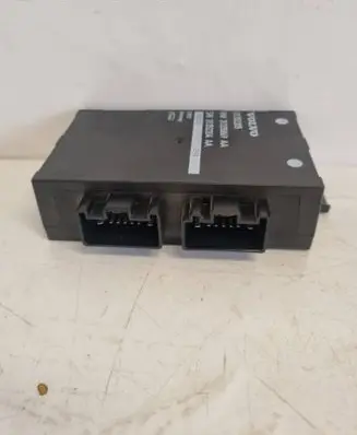 Volvo V70 Tailgate/trunk control unit/module 31352205 31352204 31335869