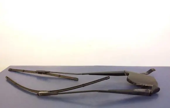 Mercedes-Benz R W251 Front wiper blade arm A2518200840