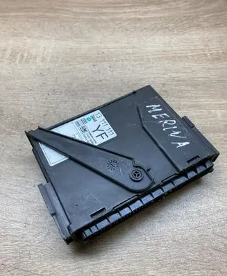 Opel Meriva A Door control unit/module 13111111