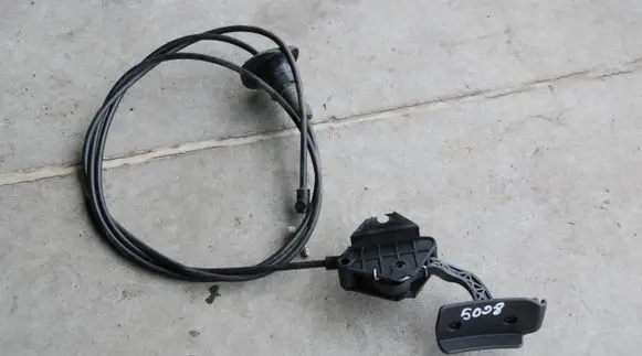 Peugeot 5008 Engine bonnet/hood lock release cable 160KM
