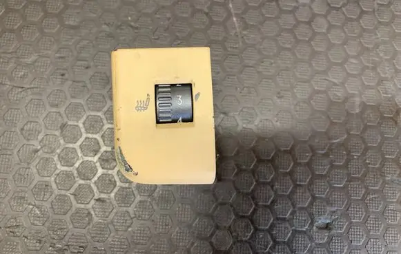 Volkswagen Phaeton Seat heating switch 3D0963563A