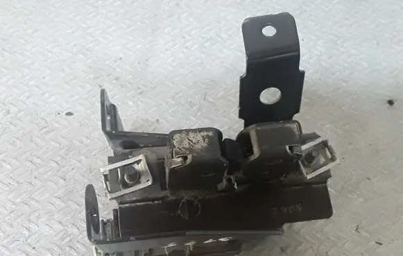 Peugeot 407 Tailgate window lock/catch/latch 9648254780