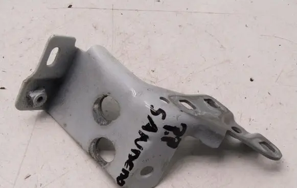 Dacia Sandero III Fender mounting bracket 260422240R