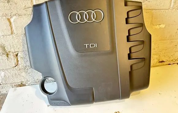 Audi A4 S4 B8 8K Engine cover (trim) 03L103925p
