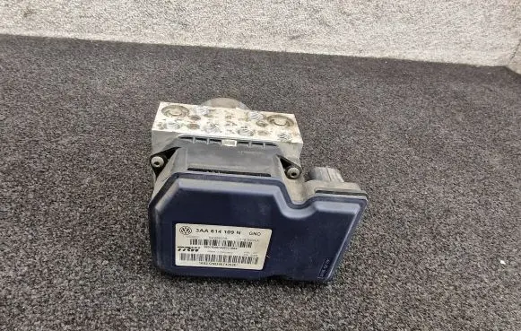 Volkswagen PASSAT B7 ABS Pump 3AA614109N