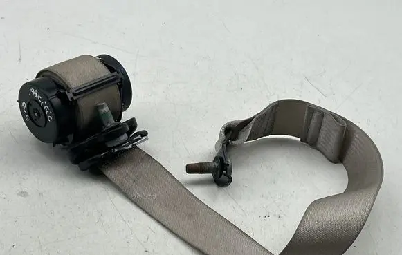 Chrysler Pacifica Rear seatbelt S6321610384 6361236