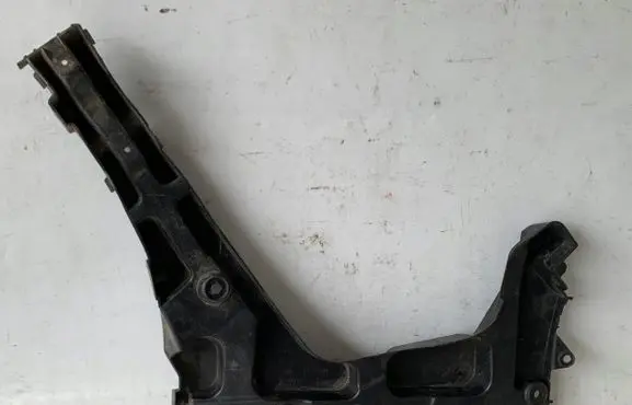 Seat Leon (5F) Rear bumper mounting bracket 5F9807375