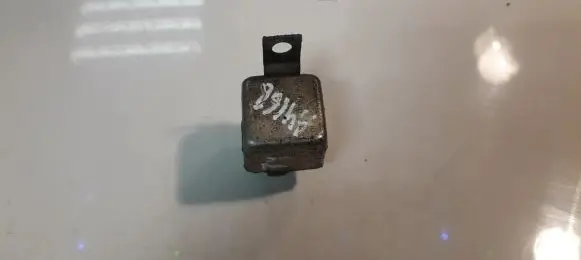 Volkswagen Transporter - Caravelle T4 Other relay 113374710 1133747-10