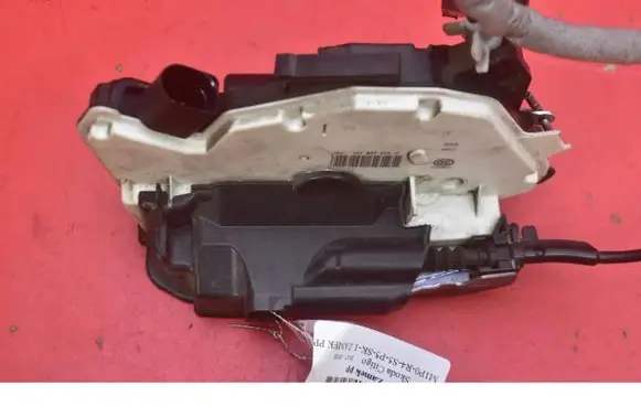 Skoda Citigo Front door lock 1S1837016H