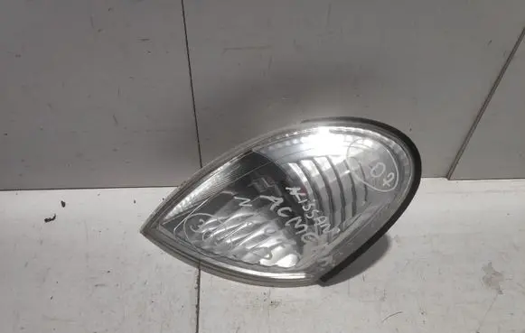 Nissan Almera N16 Front indicator light
