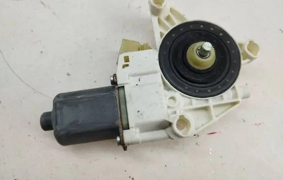 Mercedes-Benz GL X164 Front door window regulator motor A2518200742 997082102