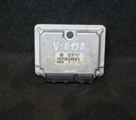 Volkswagen PASSAT B5 Engine control unit/module