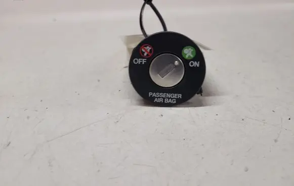 Passenger airbag on/off switch