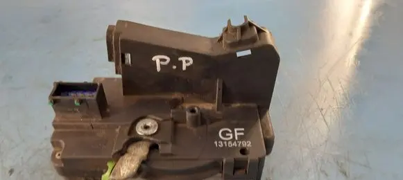 Opel Meriva A Front door lock 