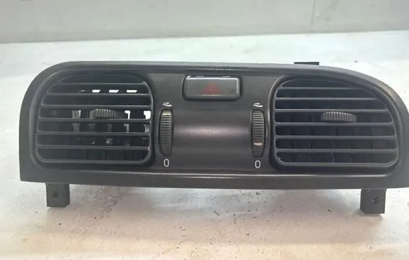 Volvo S40, V40 Dash center air vent grill 30613950