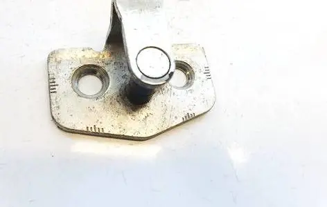 Opel Zafira A Front door lock loop/hook striker gm5978