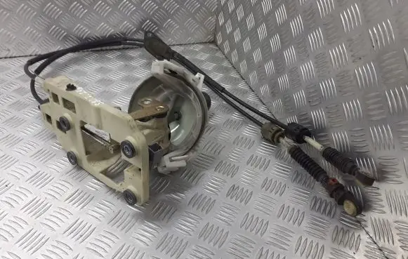 Volvo S80 Gearbox retarder lever 8677048