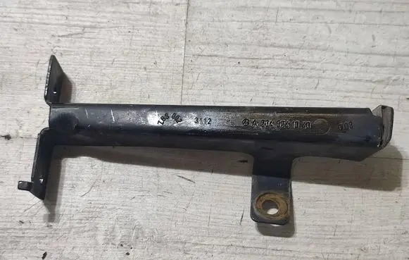 Mercedes-Benz GLK (X204) Front bumper mounting bracket A2045241040