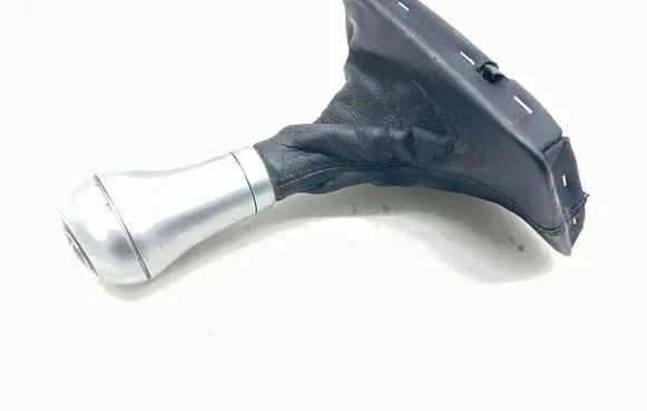 Mercedes-Benz C W204 Gear lever shifter trim leather/knob A2042672410