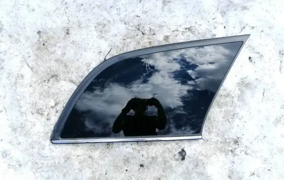 Toyota Avensis T250 Rear side window E643R006723 E643R-006723