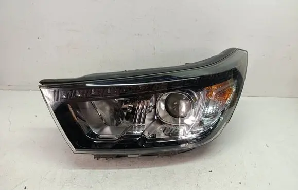 SsangYong Tivoli Headlight/headlamp 8310135B00