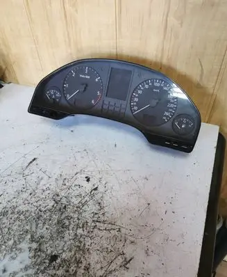 Audi A8 S8 D2 4D Speedometer (instrument cluster) 4D0919033AE 110008639033