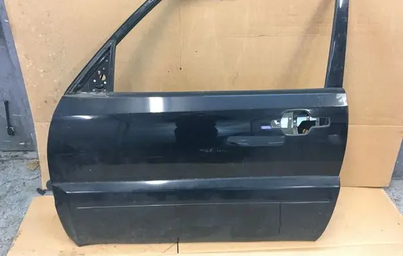 Mitsubishi Pajero Front door