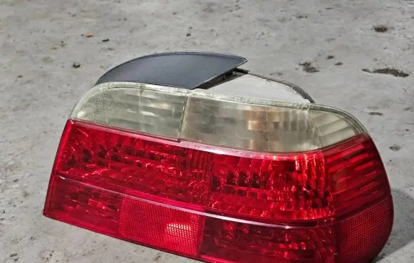 BMW 7 E38 Rear/tail lights 6903998