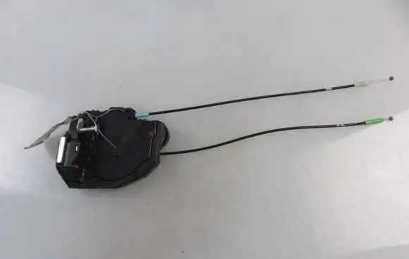 Toyota Urban Cruiser (XP110) Rear door lock 