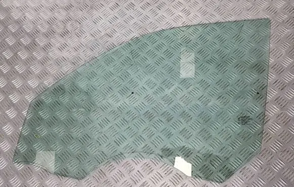 SsangYong Musso Front door window glass four-door