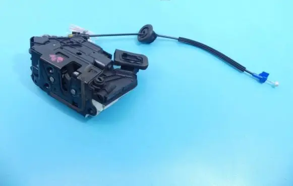 Seat Leon (5F) Rear door lock 5K4839016Q IMPRK1147463