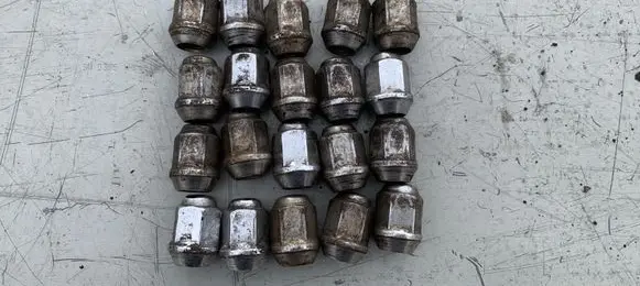 Opel Astra J Nuts/bolts 