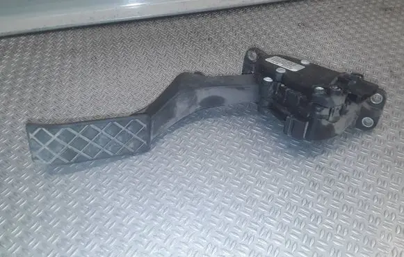 Volkswagen Transporter - Caravelle T5 Accelerator throttle pedal 7H1721503D