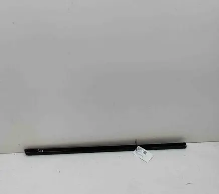 Mercedes-Benz CLA C117 X117 W117 Door glass trim A1177250282