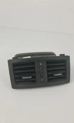 Rear air vent grill