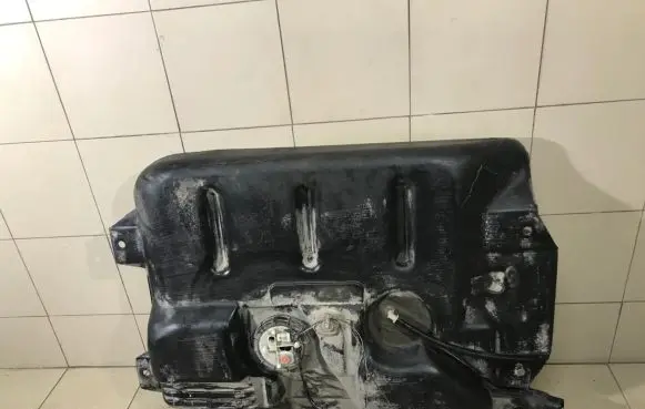 Opel Vivaro Fuel tank 7700313000