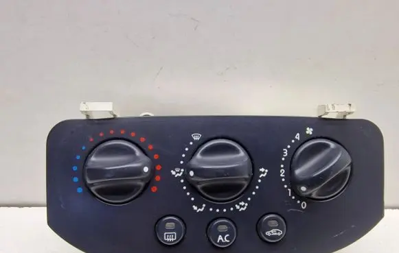 Renault Clio II Climate control unit 654982E TA6L5U660AC