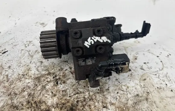 Nissan Juke I F15 Fuel injection high pressure pump A2C53351931 5WS40844 167008557R