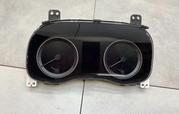Hyundai Tucson TL Speedometer (instrument cluster) 94011D7630