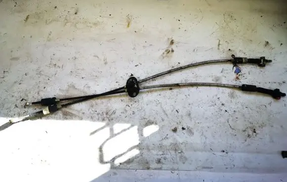 Ford Mondeo MK II Gear shift cable linkage 97zt7e395cc