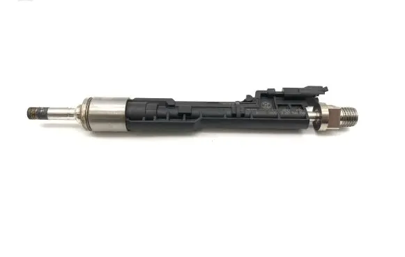 BMW 5 G30 G31 Fuel injector 1802050806 0261500356