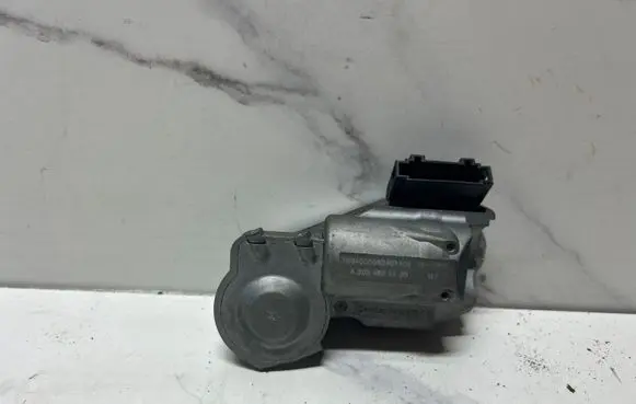Mercedes-Benz E W211 Steering wheel lock A2034621130